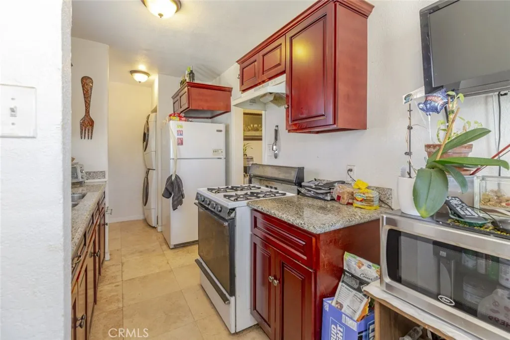 8110 S Halldale Avenue, Los Angeles, California 90047 home-pic-16